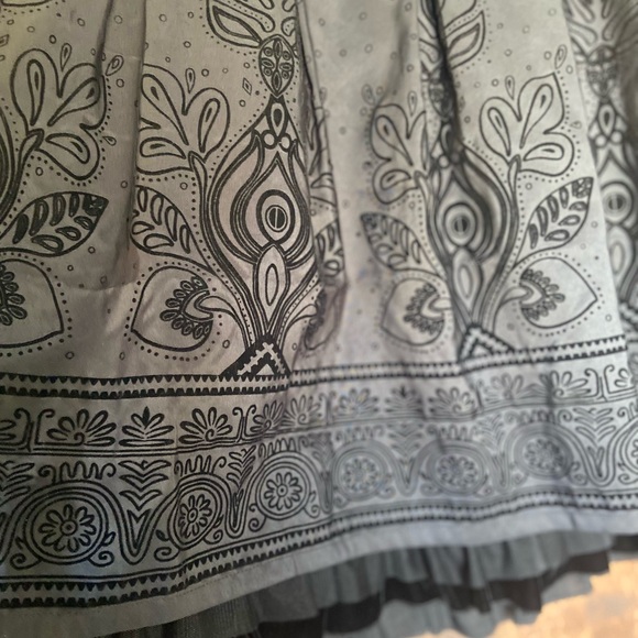 Gorgeous size 6 skirt - Picture 5 of 10